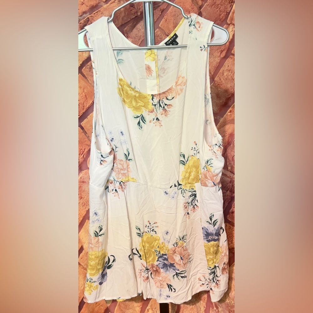Torrid 3 sleeveless top